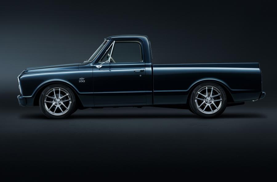  Chevrolet C10 Centennial SEMA Truck 2017 года  (фото 3 из 5)